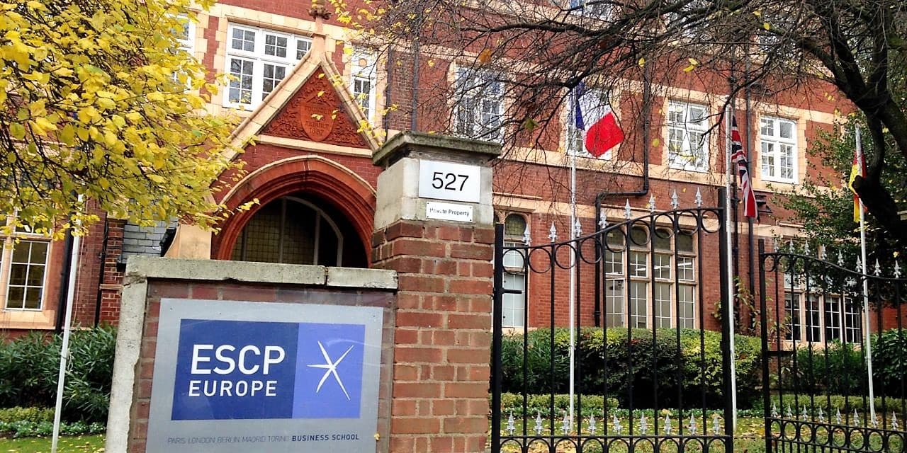 1755168953838-campus-londra.jpg