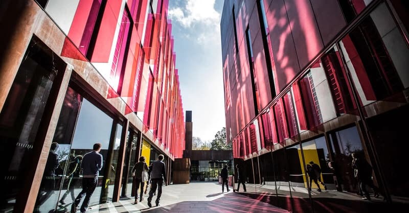 Oxford Brookes Universiteti 2026-cı ilin Sentyabr Qəbulu üçün Beynəlxalq Tələbə Təqaüdünün Son Müraciət Tarixini Uzadıb