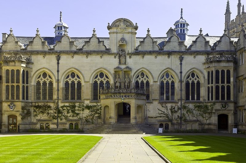 Medium uk 2014 oxford oriel college 01