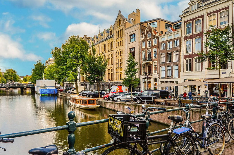 Medium wide fullhd amsterdam 2241485 1920